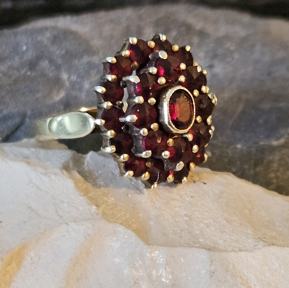 Vintage Bohemian Garnet 14K Yellow Gold Ring - Picture 10 of 15